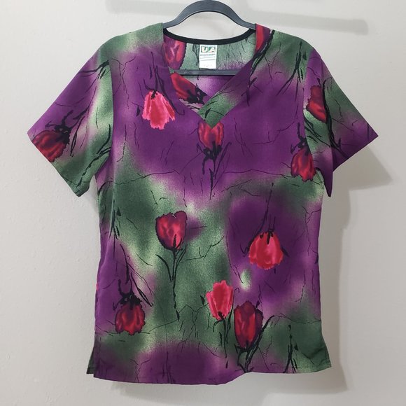 Uniform Advantage Dark Romance Rose Print Scrub Top Small - Picture 2 of 8